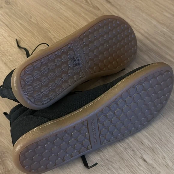 NWOT Feelgrounds highrise knit barefoot sneakers - Picture 3 of 4